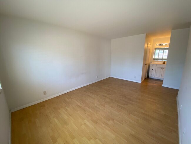 Building Photo - 353 N Colorado Pl