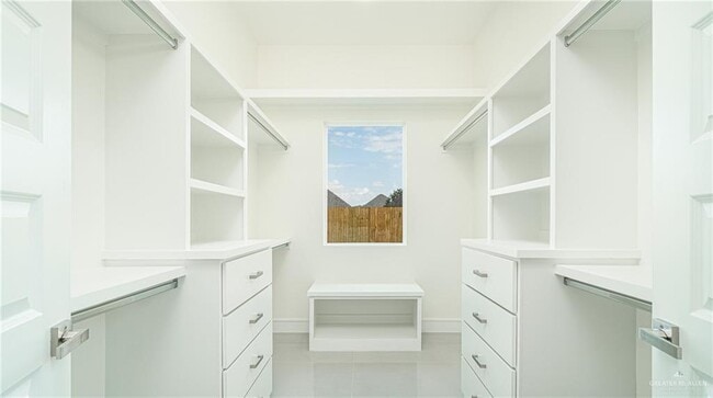 Building Photo - 19 Villa Centenario Dr