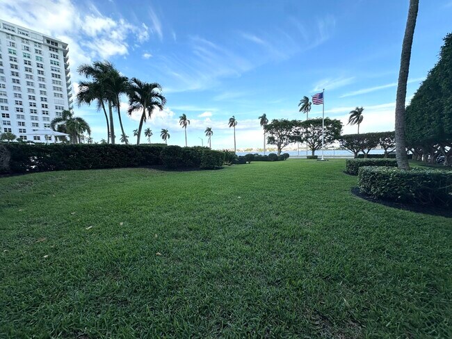 Building Photo - 1801 S Flagler Dr