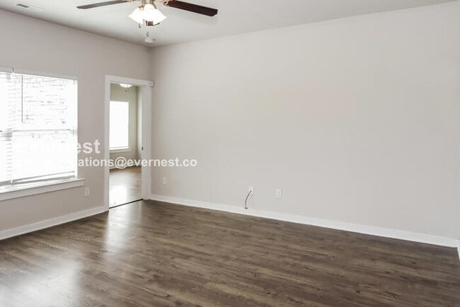 Building Photo - 120 Grip Dr