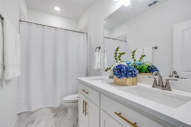 Building Photo - 429 Madison Ave