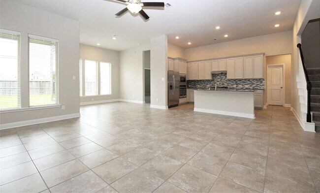 Building Photo - 8218 Oxbow Manor