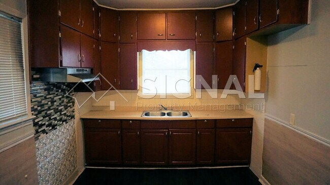 Building Photo - 7230 4th Ave S