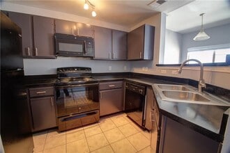 Building Photo - 2320 Gracy Farms Ln