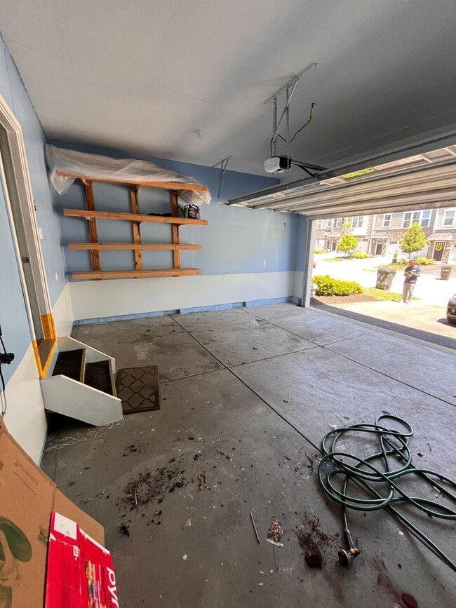 Building Photo - 437 Greenwood Dr