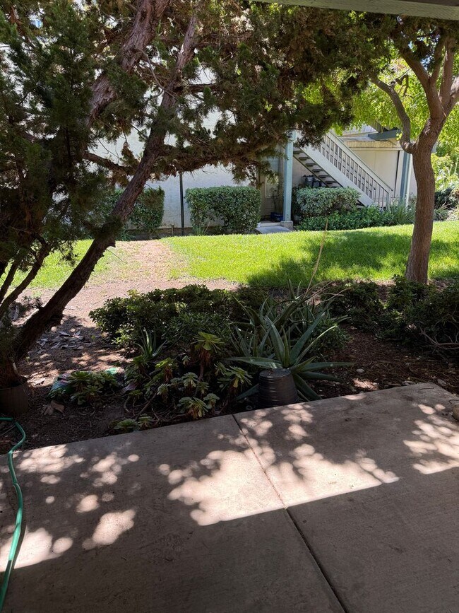 Building Photo - SPACIOUS 1 BEDROOM, 1.5 BATHROOM TOWNHOME IN SAN JOSE. MUST SEE!!!