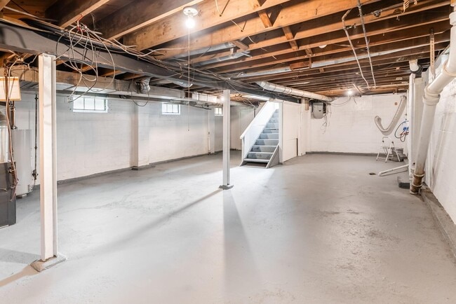 Building Photo - 1295 Wilson Ave