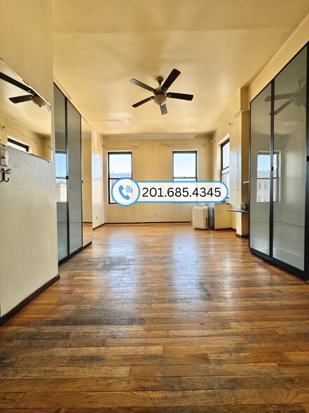 Building Photo - 337 Washington St