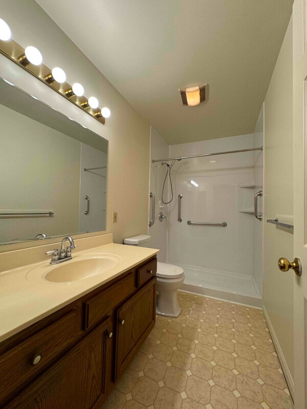 Building Photo - 424 S 25th St