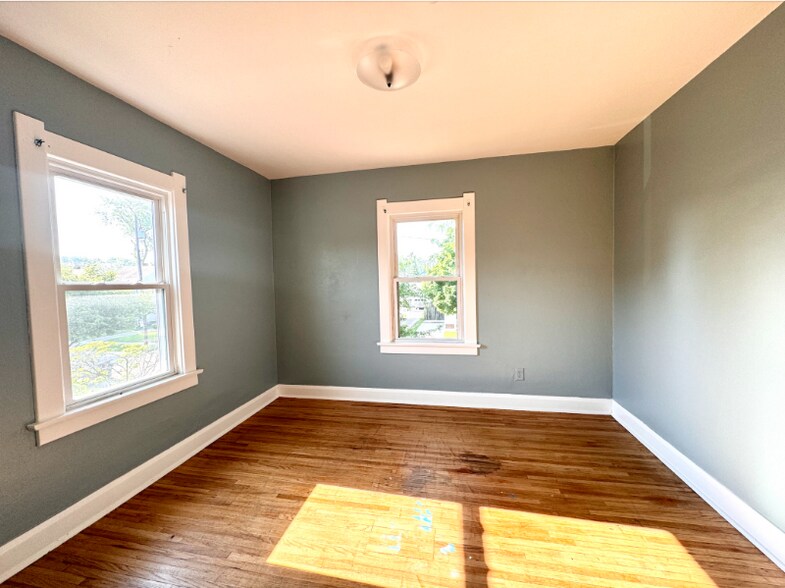 Building Photo - 930 Brinton Dr