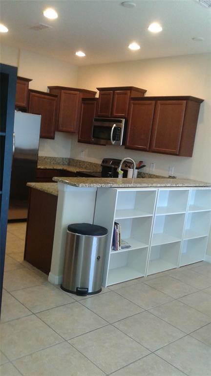 Building Photo - 10725 Savannah Landing Cir