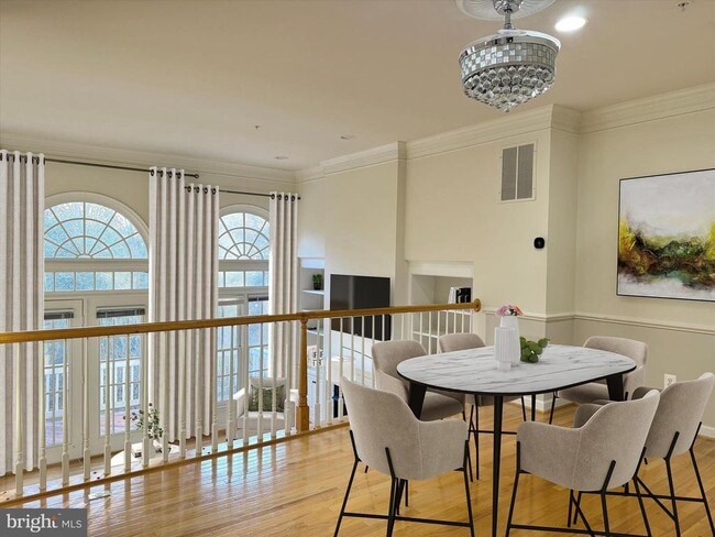 Building Photo - 819 Oak Knoll Terrace