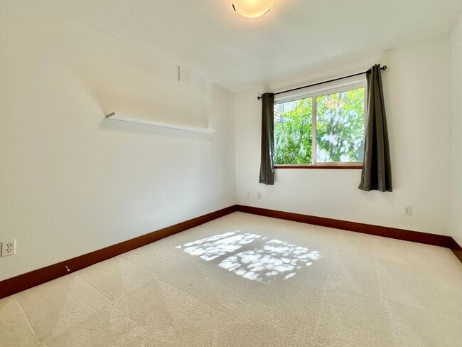 Building Photo - Stunning Townhome for Lease  in Seattle’s ...