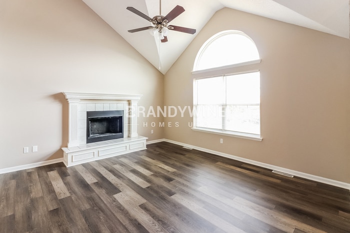 Building Photo - 1205 Deena St