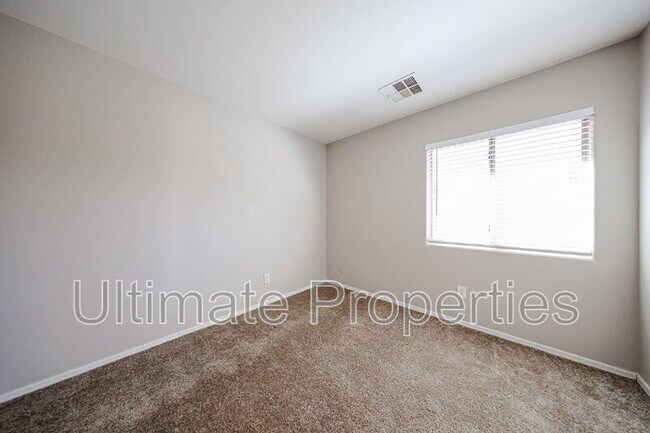 Building Photo - 21532 W Durango St