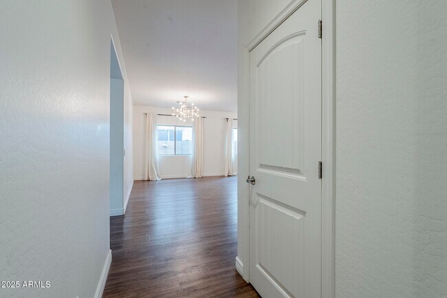 Building Photo - 2744 E Donato Dr