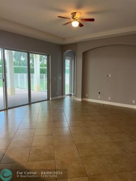 Building Photo - 8501 Butler Greenwood Dr
