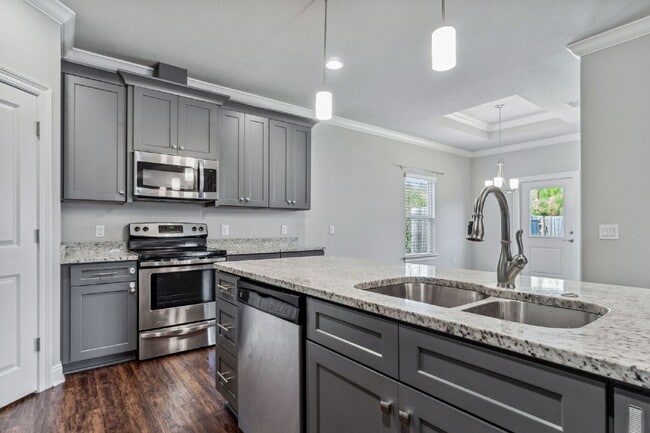 Building Photo - 2381 Belmont Dr