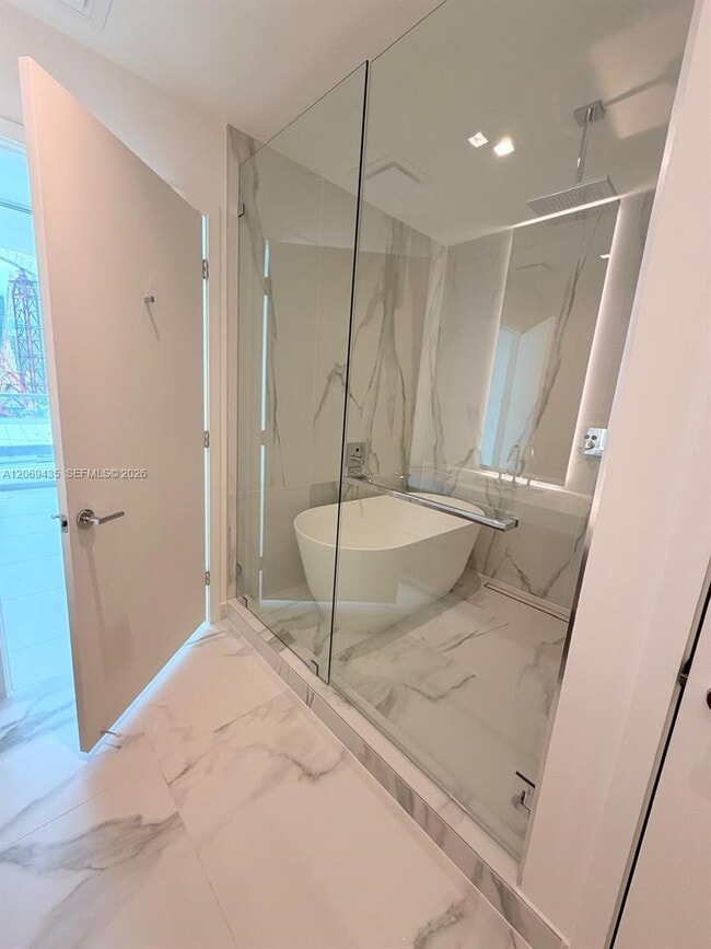 Building Photo - 1400 Biscayne Blvd