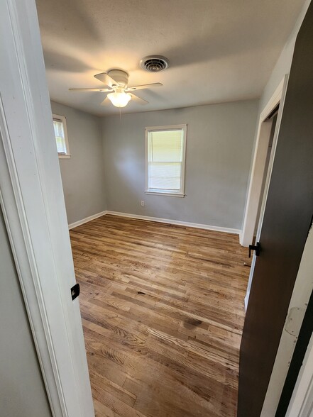 Building Photo - 3106 Mowles Rd