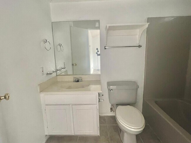 Building Photo - 1205 International Blvd