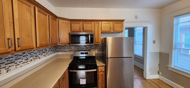 Building Photo - 2529 N Fratney St