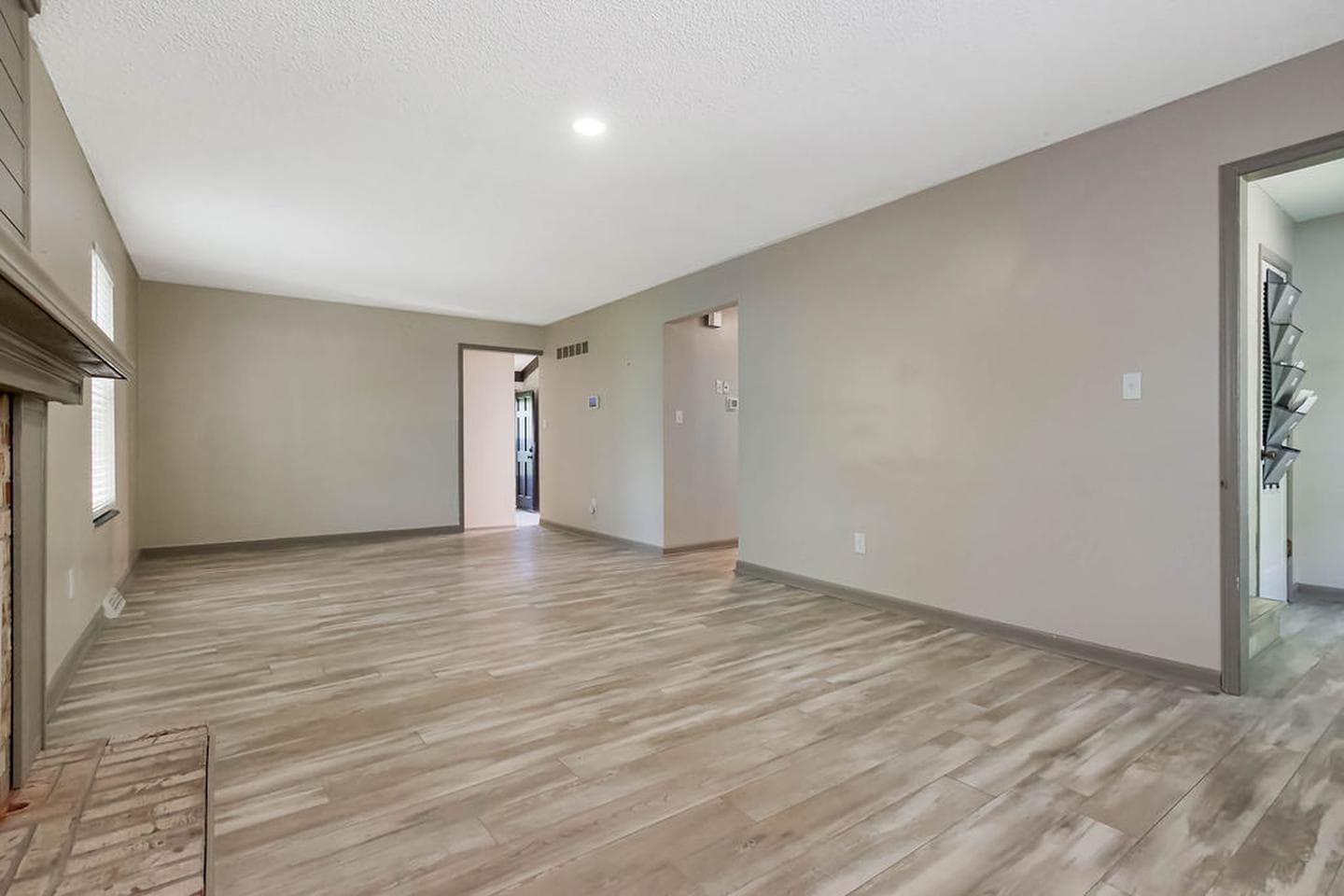 Building Photo - Spacious Independence home near Glendale Park | Updated kitchen & hardwood floors