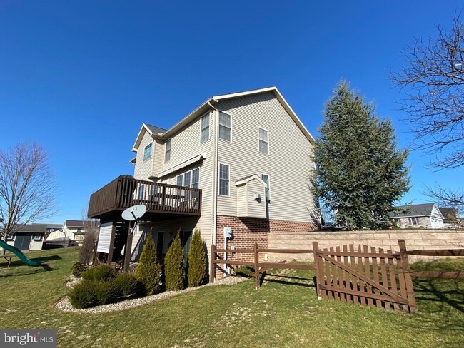 Building Photo - 45 S Strawberry Hill Dr