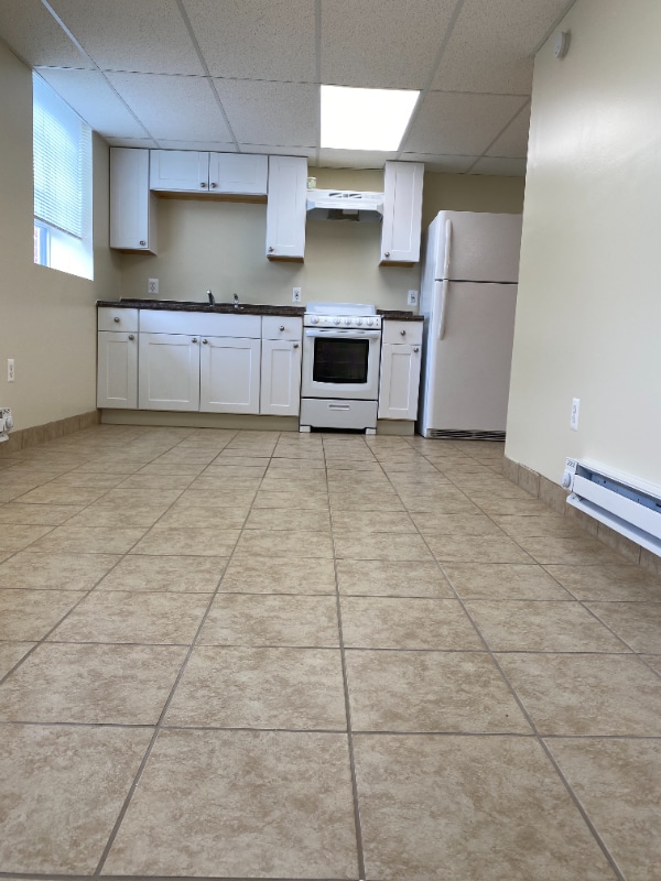 Building Photo - 420 North St