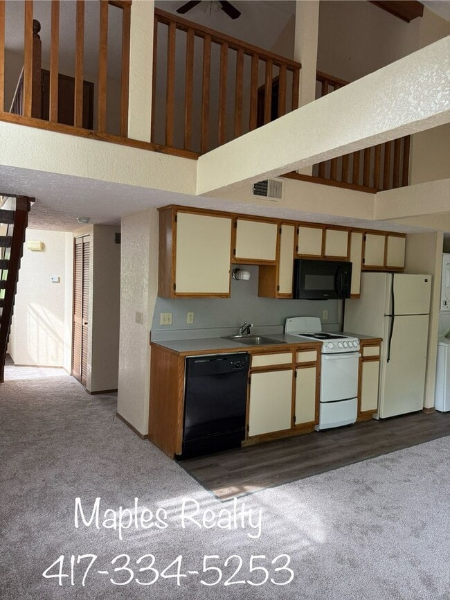 Building Photo - 2 bed/2 bath loft style BRANSON condo @ Fa...
