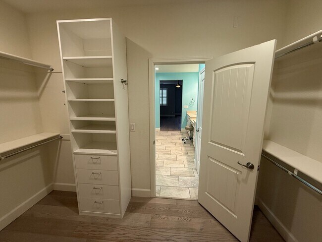 Building Photo - Beautiful Home in Springlake