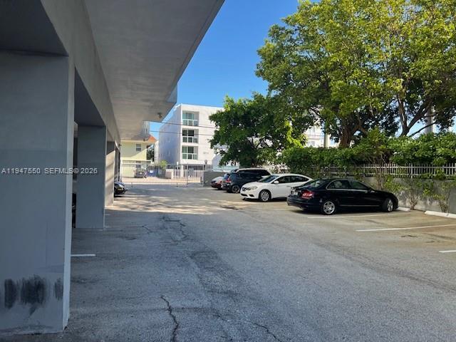 Building Photo - 2016 Bay Dr