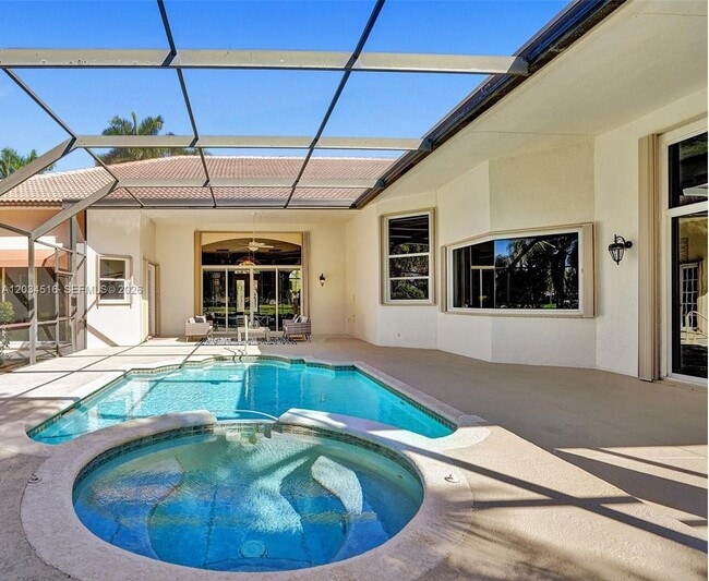 Building Photo - 2501 Poinciana Dr