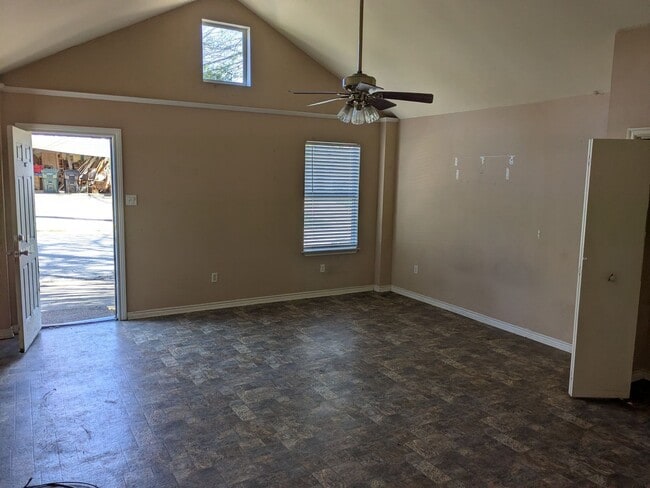 Building Photo - 1 Bed 1 Bath House in Historic District