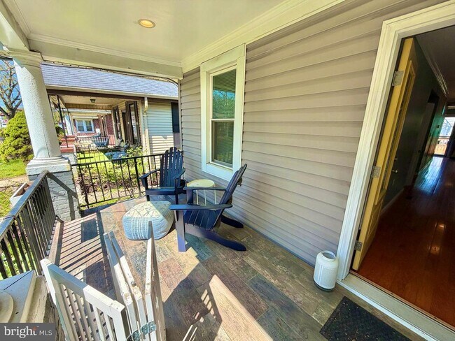 Building Photo - 4020 Grant St NE