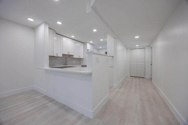 Building Photo - 2805 Casita Way