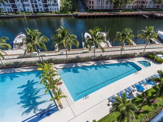 Building Photo - 2950 NE 188th St