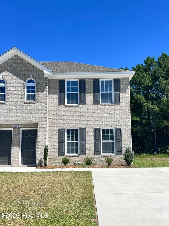Primary Photo - 1230 Masters Ln