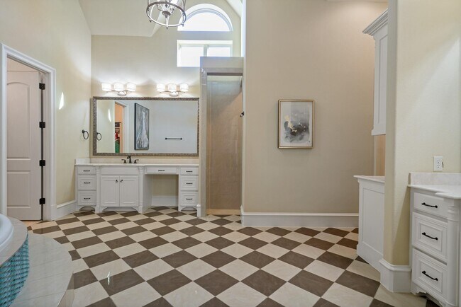 Building Photo - 931 Woodview Dr