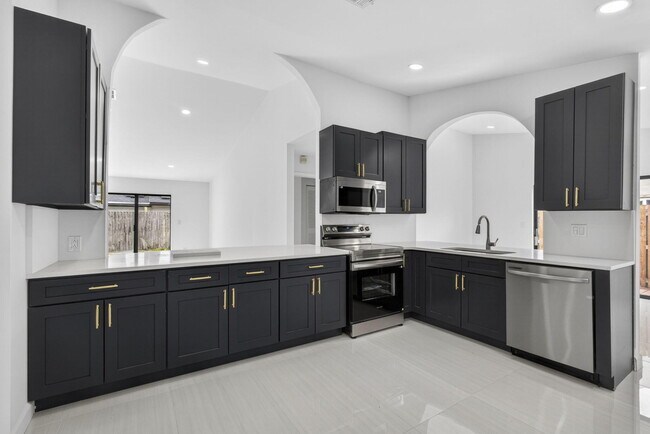 Building Photo - 7771 Blackwood Ln