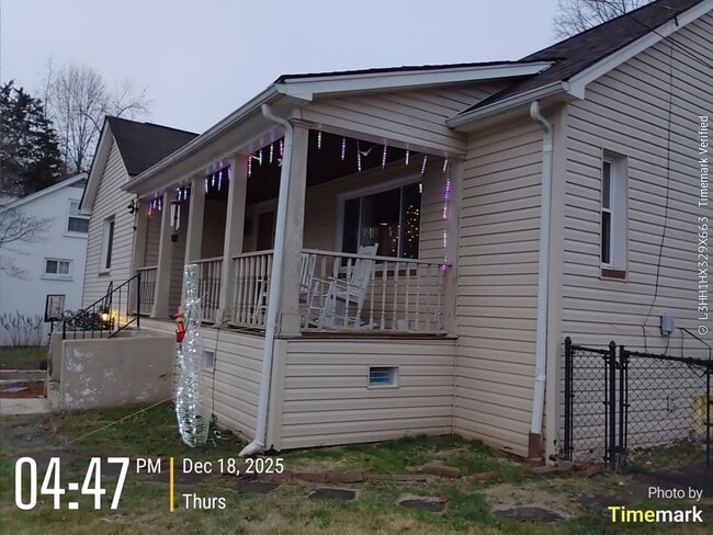 Building Photo - 839 Vine St