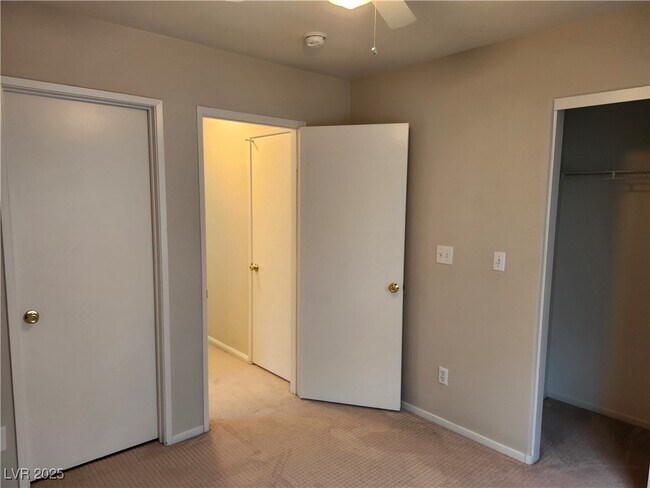 Building Photo - 5165 Paradise Skies Ave