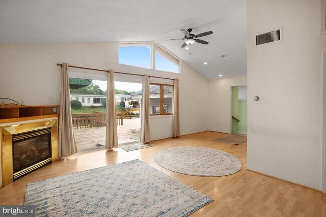 Building Photo - 9 Admiral Dr