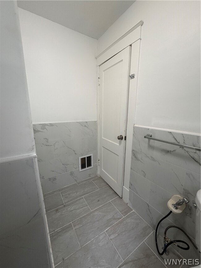 Building Photo - 1533 La Salle Ave