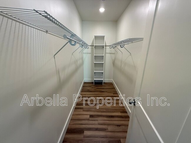 Building Photo - 829 Hamilton St