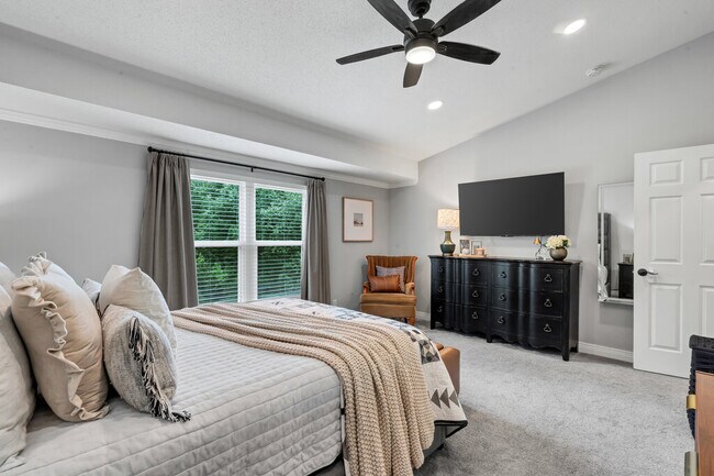 Building Photo - 2947 Meramar Dr