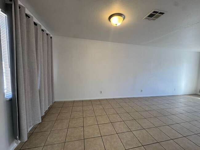Building Photo - 1539 Monte Vista Dr