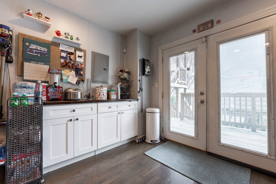 Building Photo - 2651 W Armitage Ave