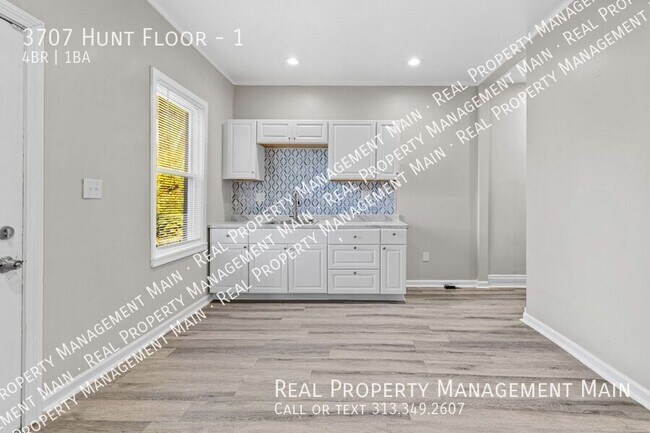 Building Photo - 3707 Hunt St