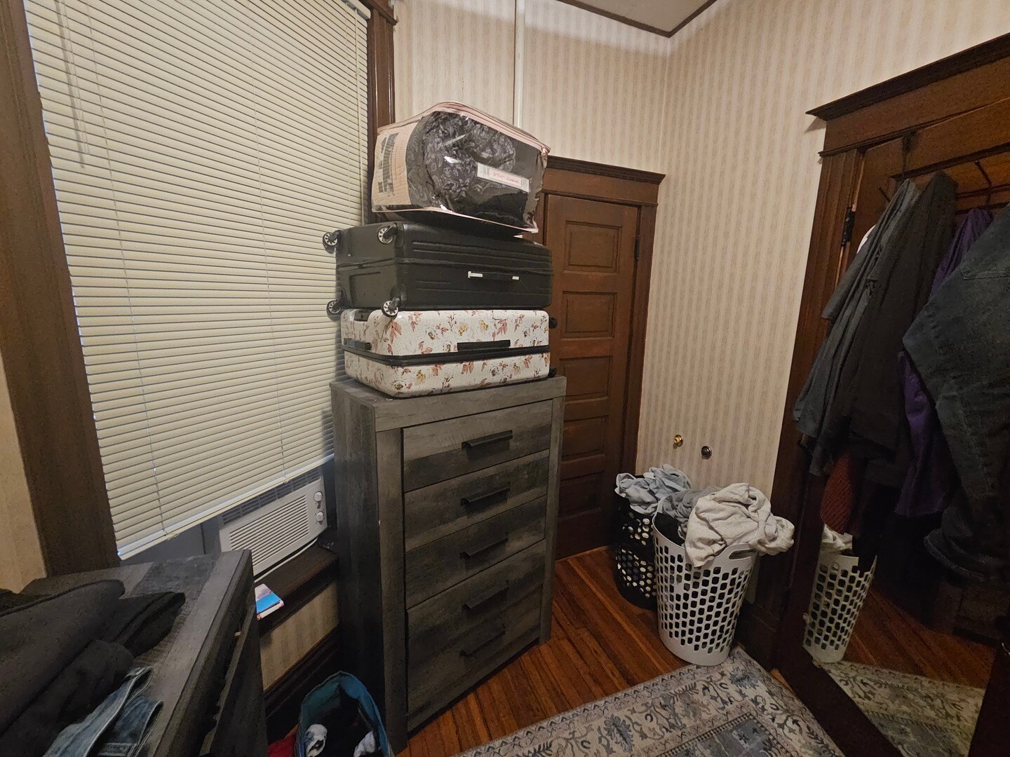 Building Photo - 1132 W Wrightwood Ave